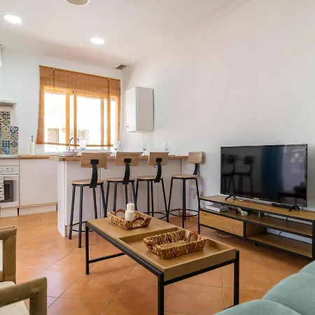 2 Bedroom In Apartment *